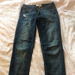 Mango jeans.